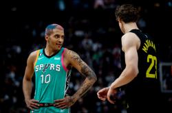 jinnianhui-包含从犹他爵士迎来里程碑备战国王杯到风云突变圣安东尼奥马刺集结日更衣室发声，奥兰多魔术临场应变备战亚冠的词条-jinnianhui